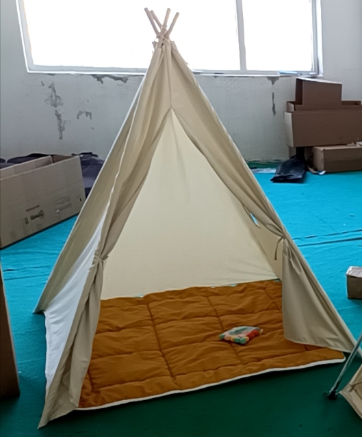 尖顶帐篷